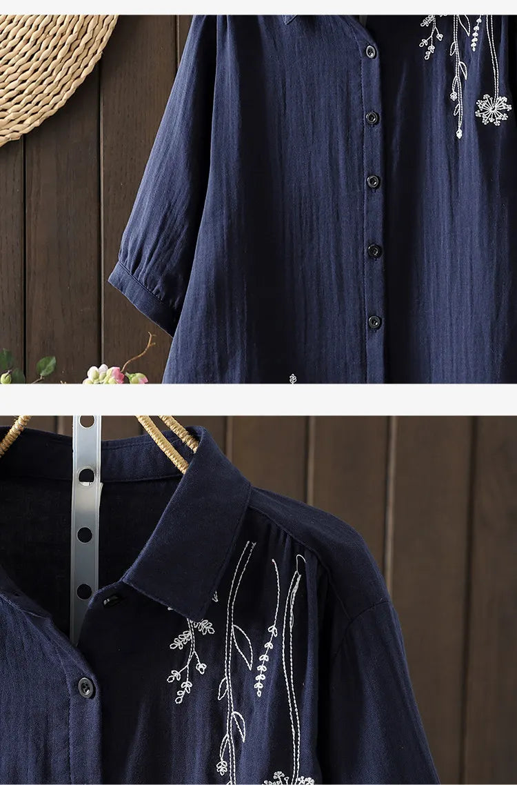 アンティークな刺繍を胸に、からだが泳ぐルーズな５分袖トップス