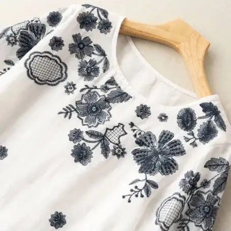 それどこの？」って聞かれる、まいにちの刺繍Tシャツ