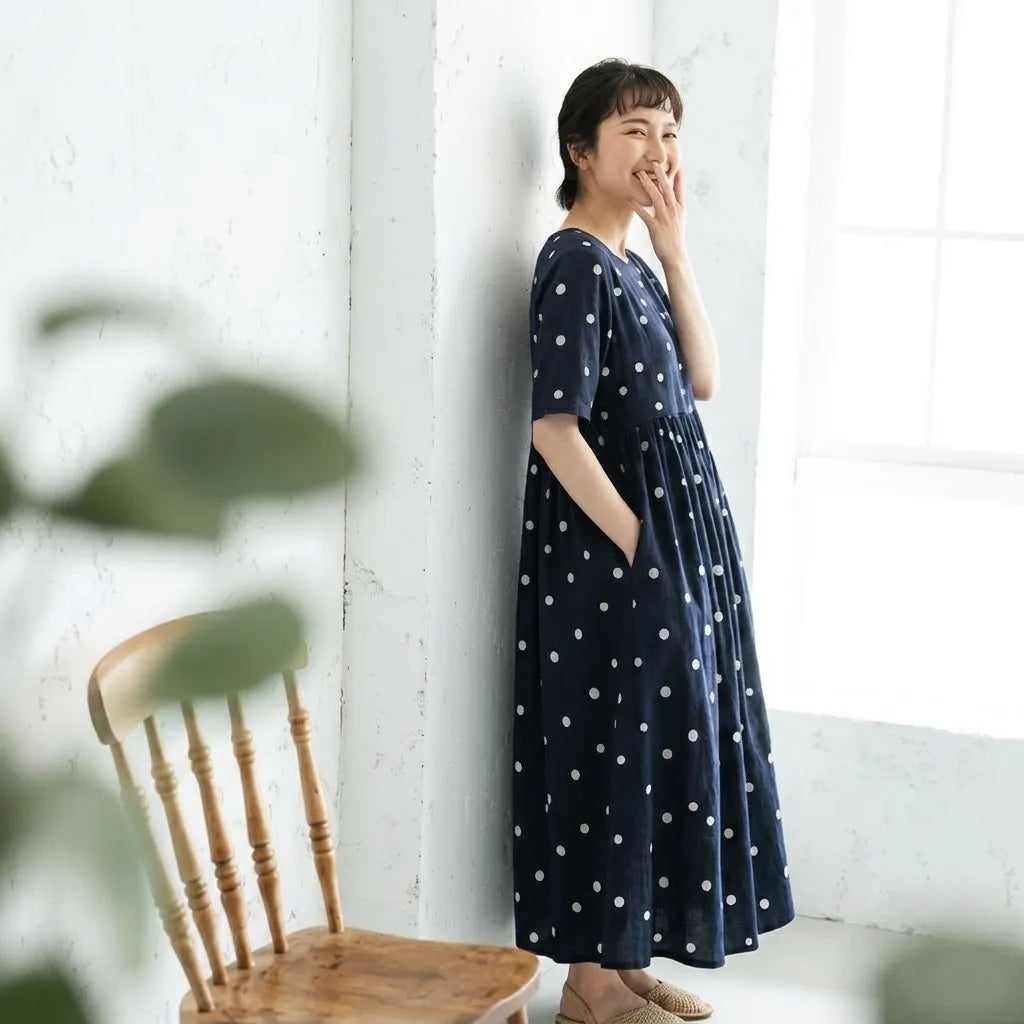 ぽつぽつ水玉と、ふんわり暮らすリネンワンピース