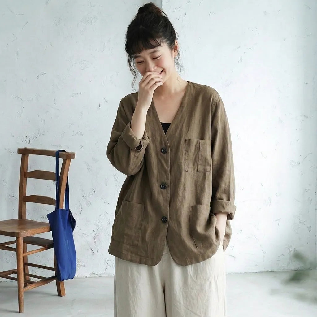甘すぎない大人の横顔に、くったり優しい上着ブラウス