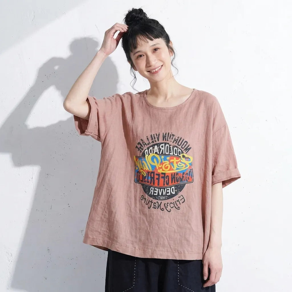 大人になっても、遊び心を。手描き風イラストTシャツ