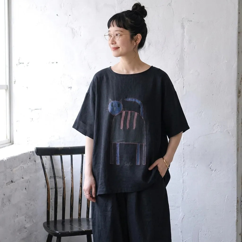 ねこと過ごす、風通しのいいコットンリネンTシャツ