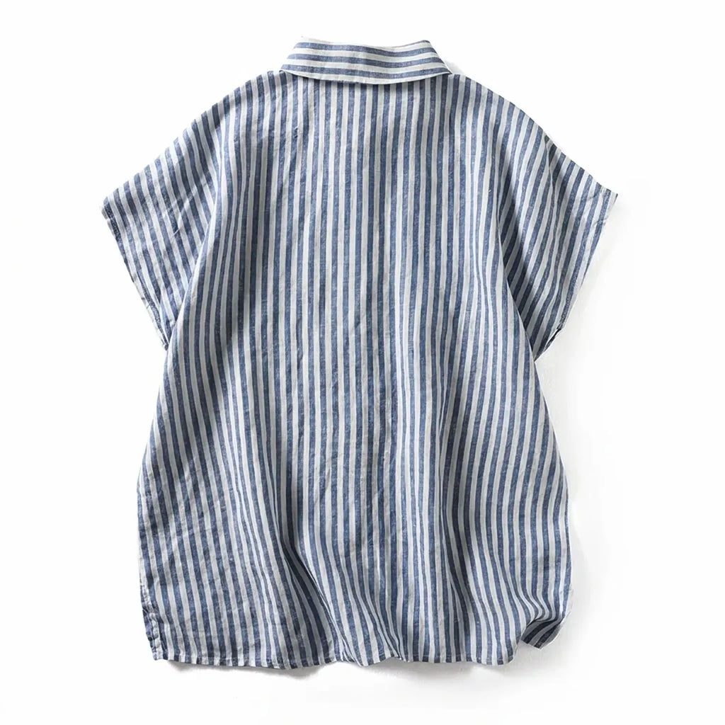 朝の涼しい風とラムネの瓶、ショートスリーブシャツ