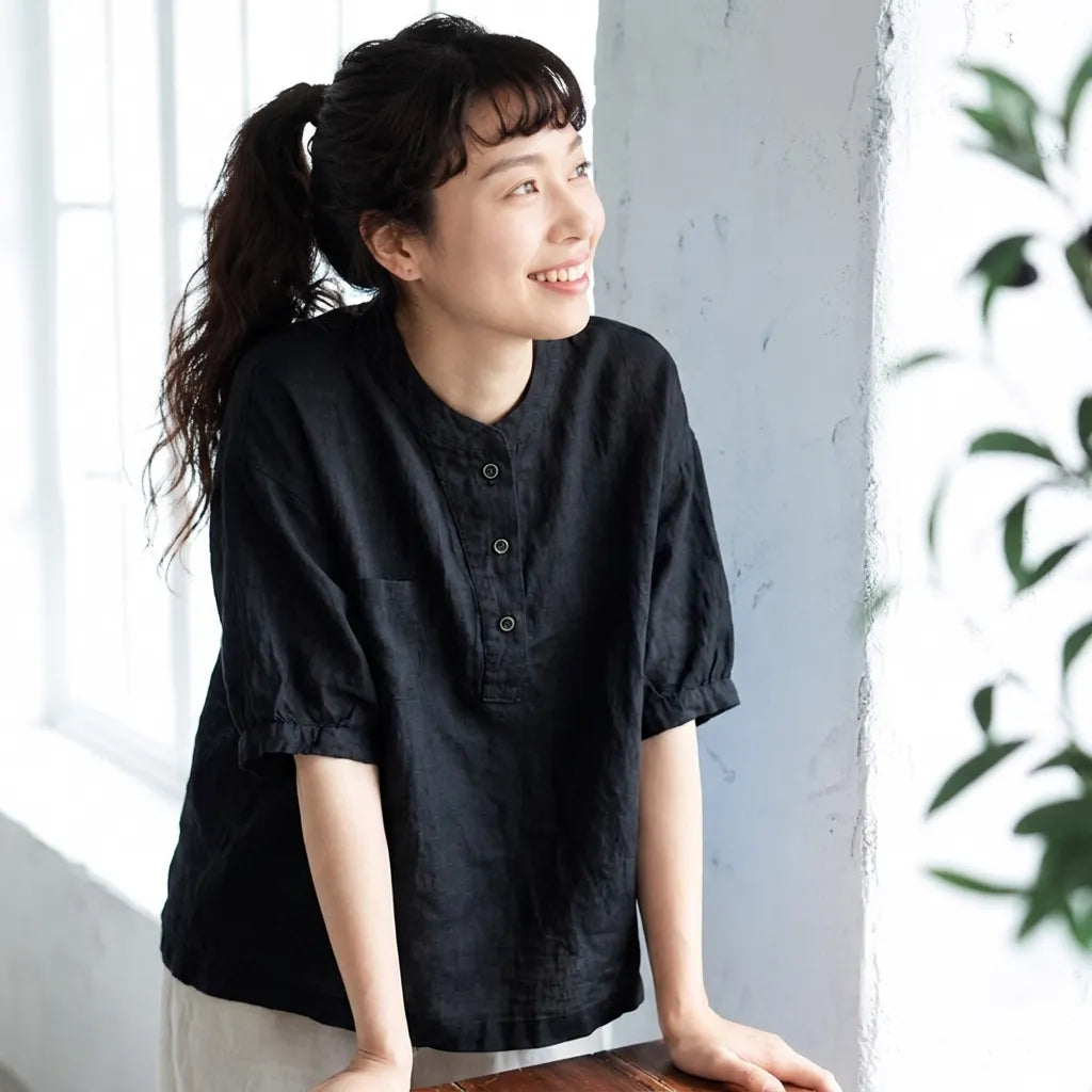 さらりと羽織って、それだけでいい。コットンリネンシャツ。