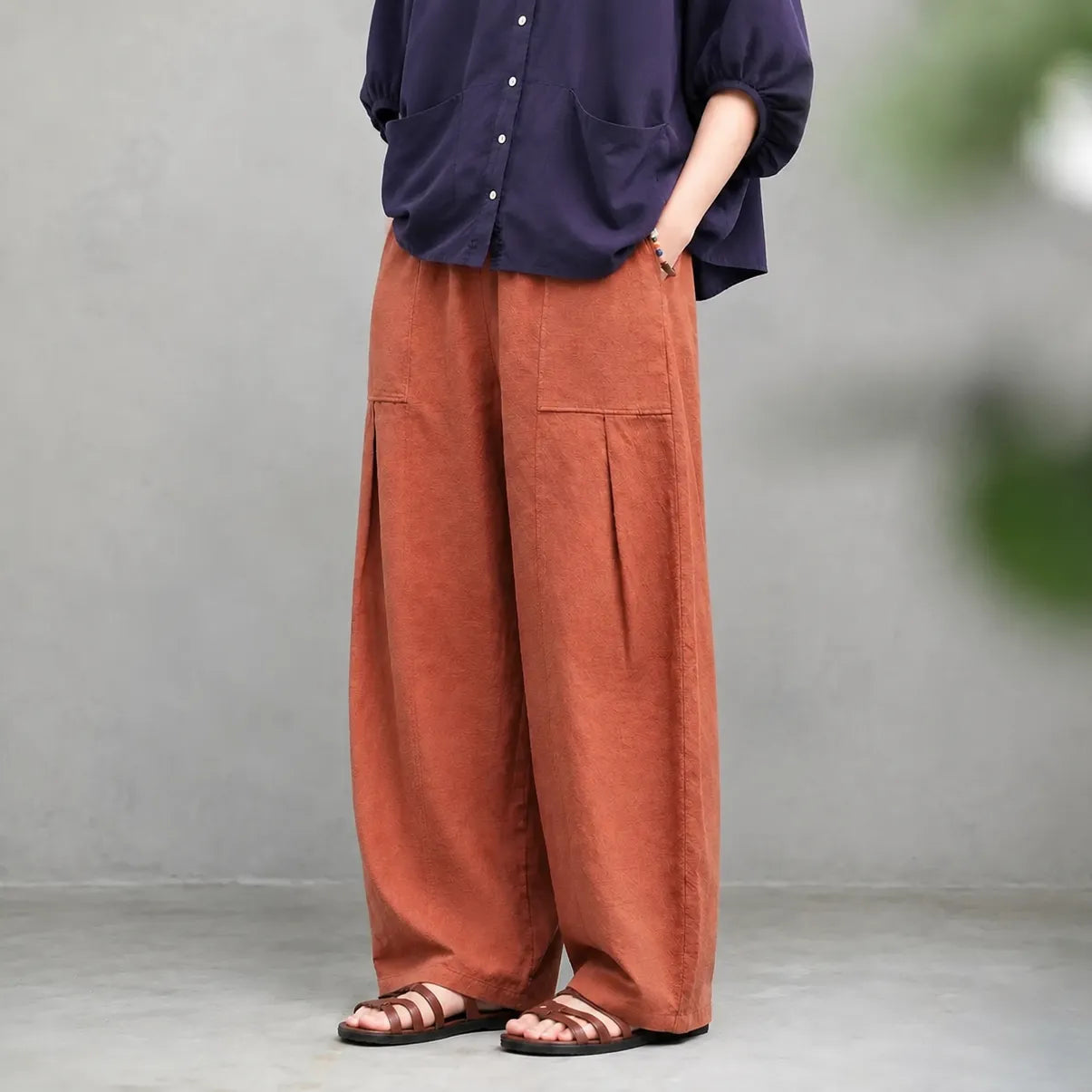 からだが泳ぐ、暮らしの景色に溶け込む贅沢なリラックスボトムス 綿麻