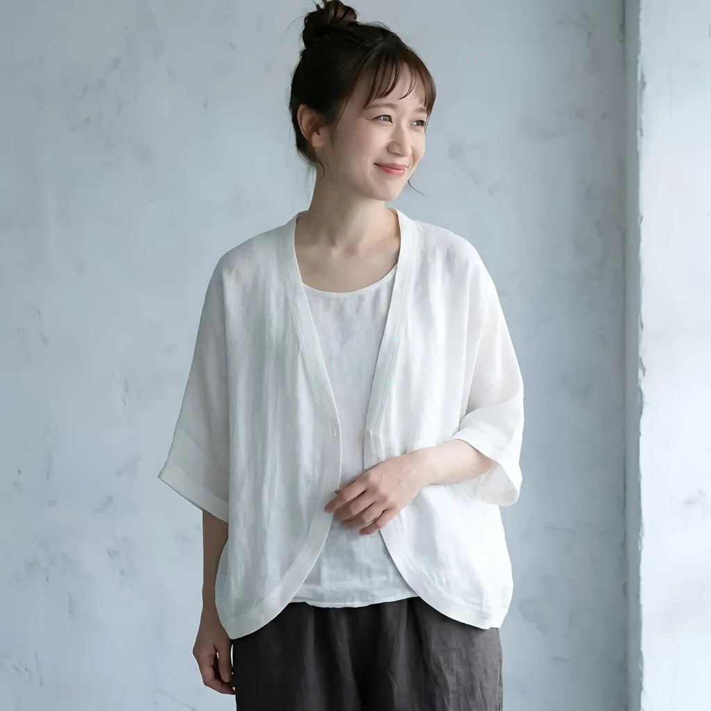 手仕事のぬくもりを添えて。仕立ての綺麗なシンプルカーデ
