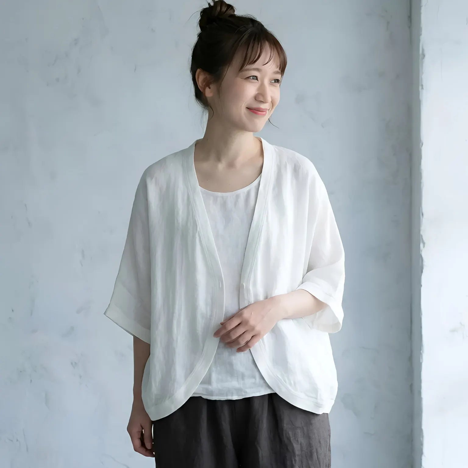 手仕事のぬくもりを添えて。仕立ての綺麗なシンプルカーデ
