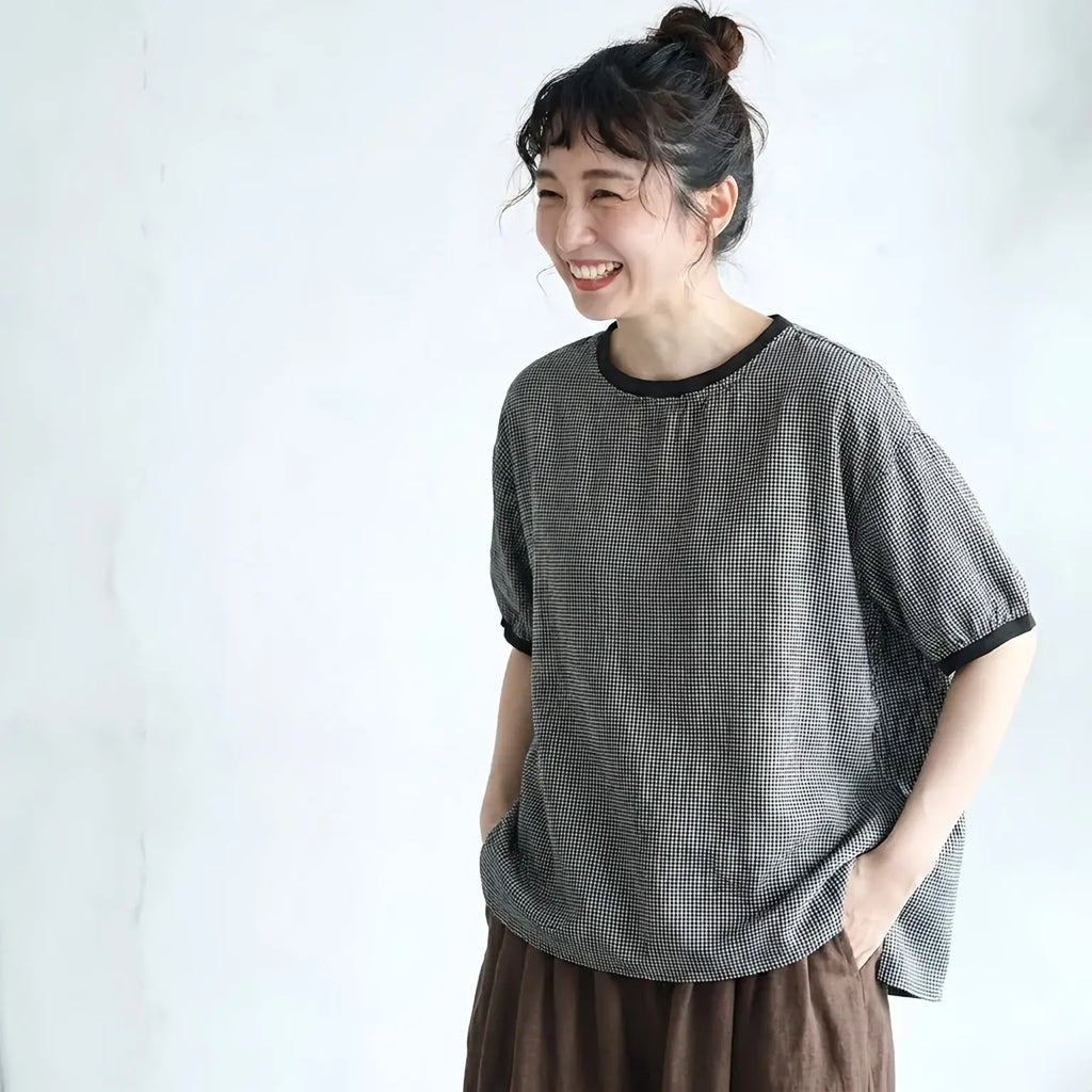 いつもの景色に、小さな格子模様を。ゆるり格子 T シャツ