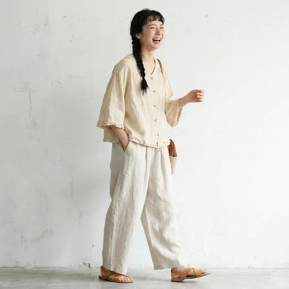 草花の余韻をまとう、ジャカードリネンのVネックブラウス