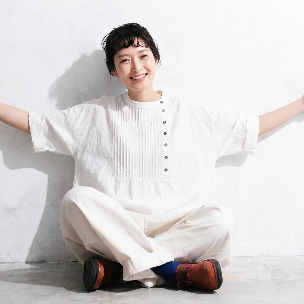 コットンリネンのゆるっと大人可愛い夏のおめかしブラウス