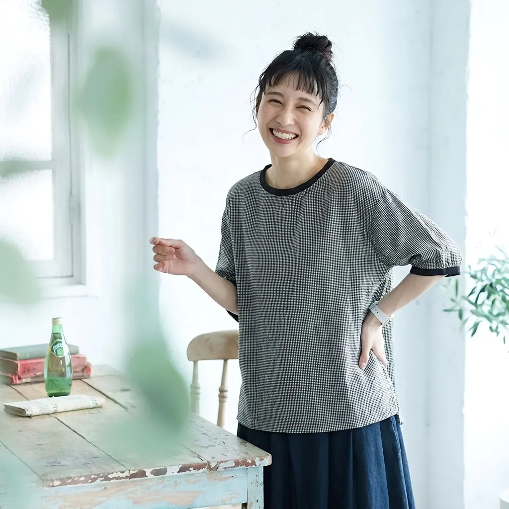 いつもの景色に、小さな格子模様を。ゆるり格子 T シャツ