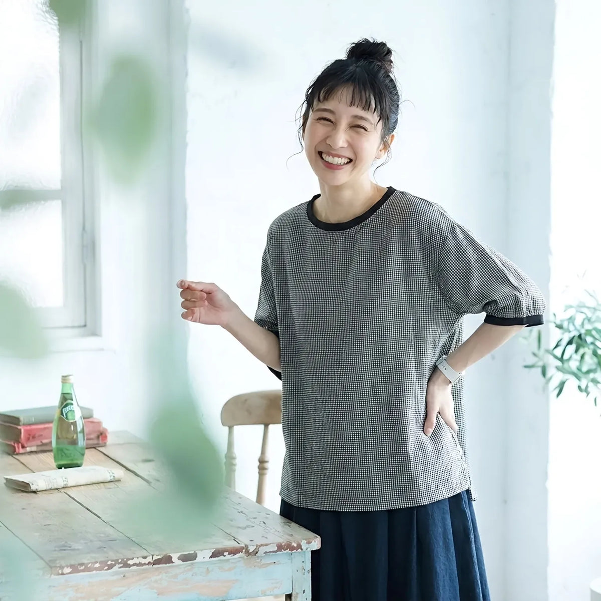 いつもの景色に、小さな格子模様を。ゆるり格子 T シャツ