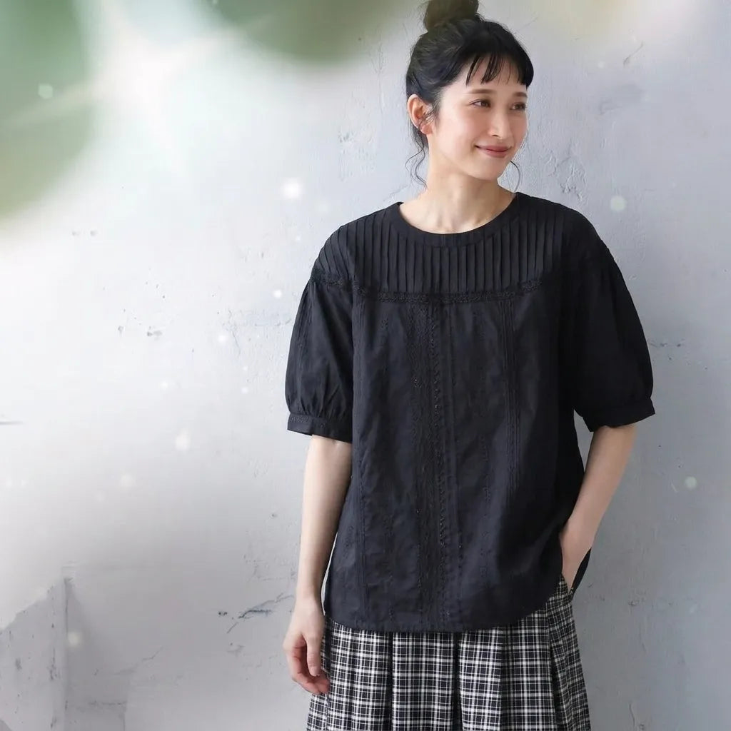 ヴィンテージ甘めデザイン前開きなし襟付きTシャツ