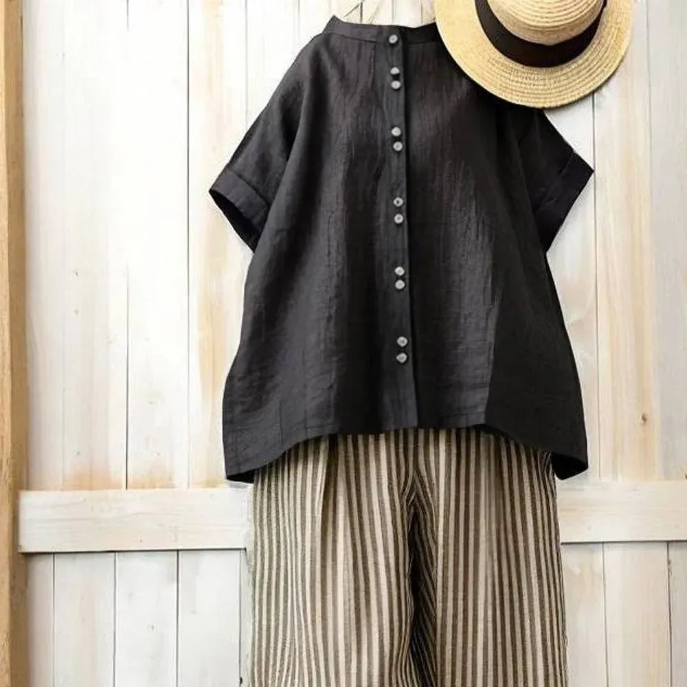 【2点セット】川べりの芝生にレジャーシートを広げる、ワイドパンツセットアップ