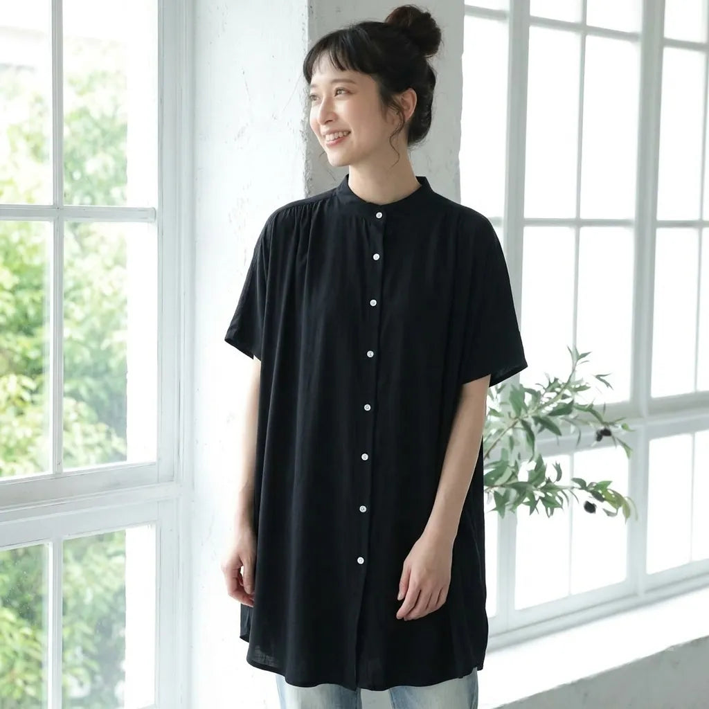 やさしいスミクロの贅沢ギャザーな長めシャツ