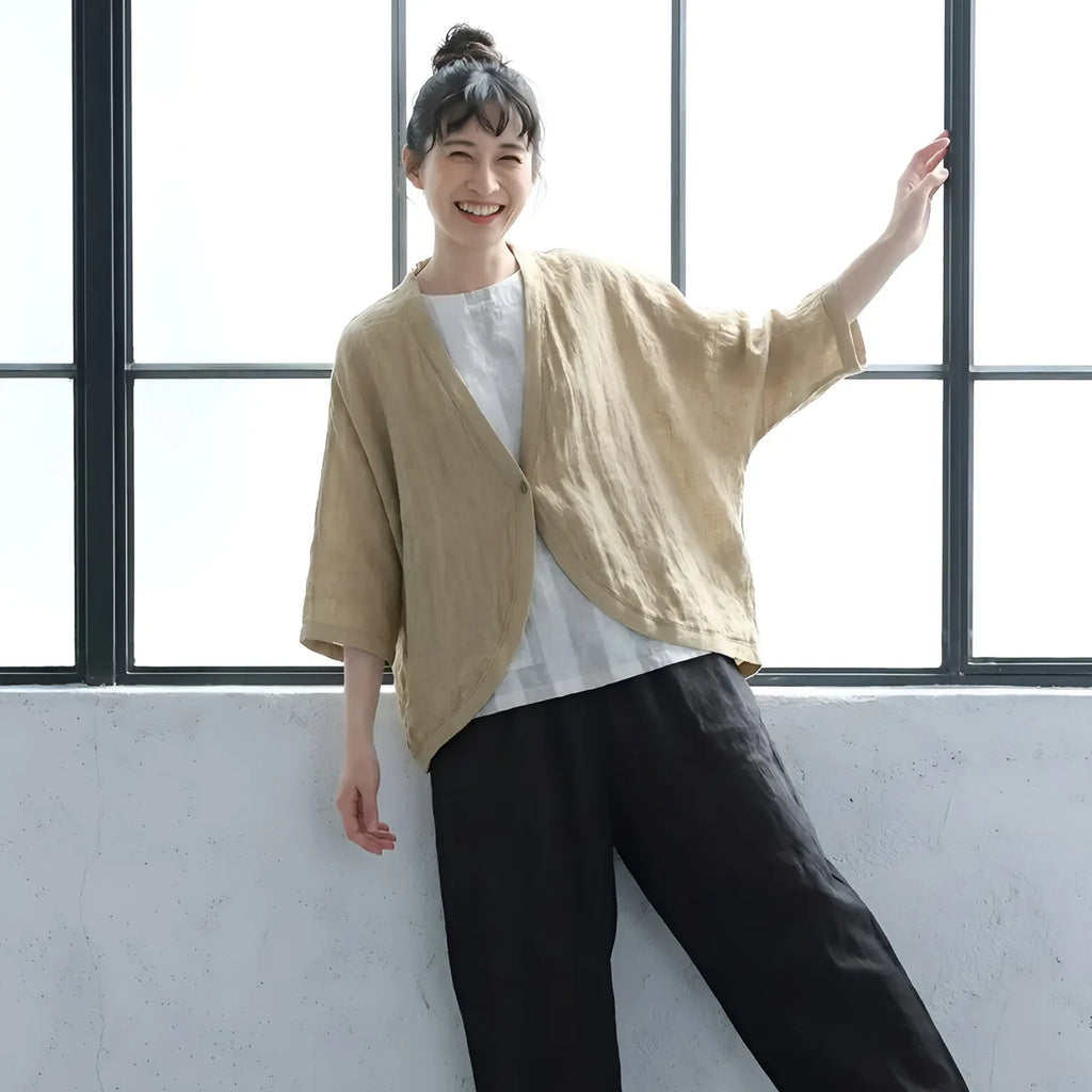 手仕事のぬくもりを添えて。仕立ての綺麗なシンプルカーデ