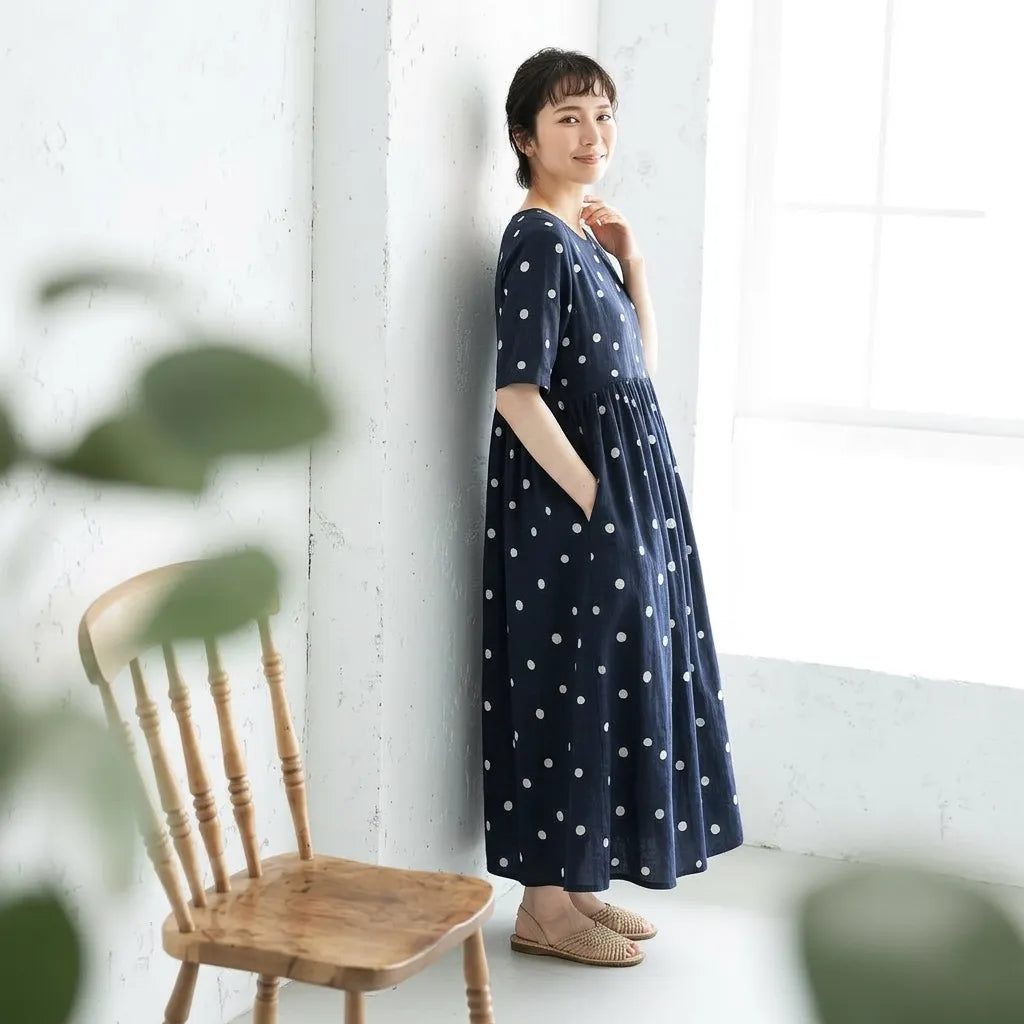 ぽつぽつ水玉と、ふんわり暮らすリネンワンピース