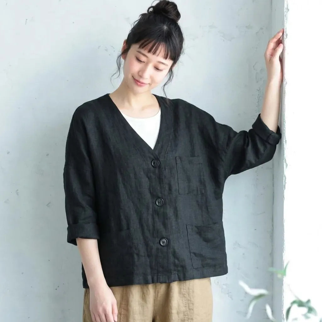 甘すぎない大人の横顔に、くったり優しい上着ブラウス