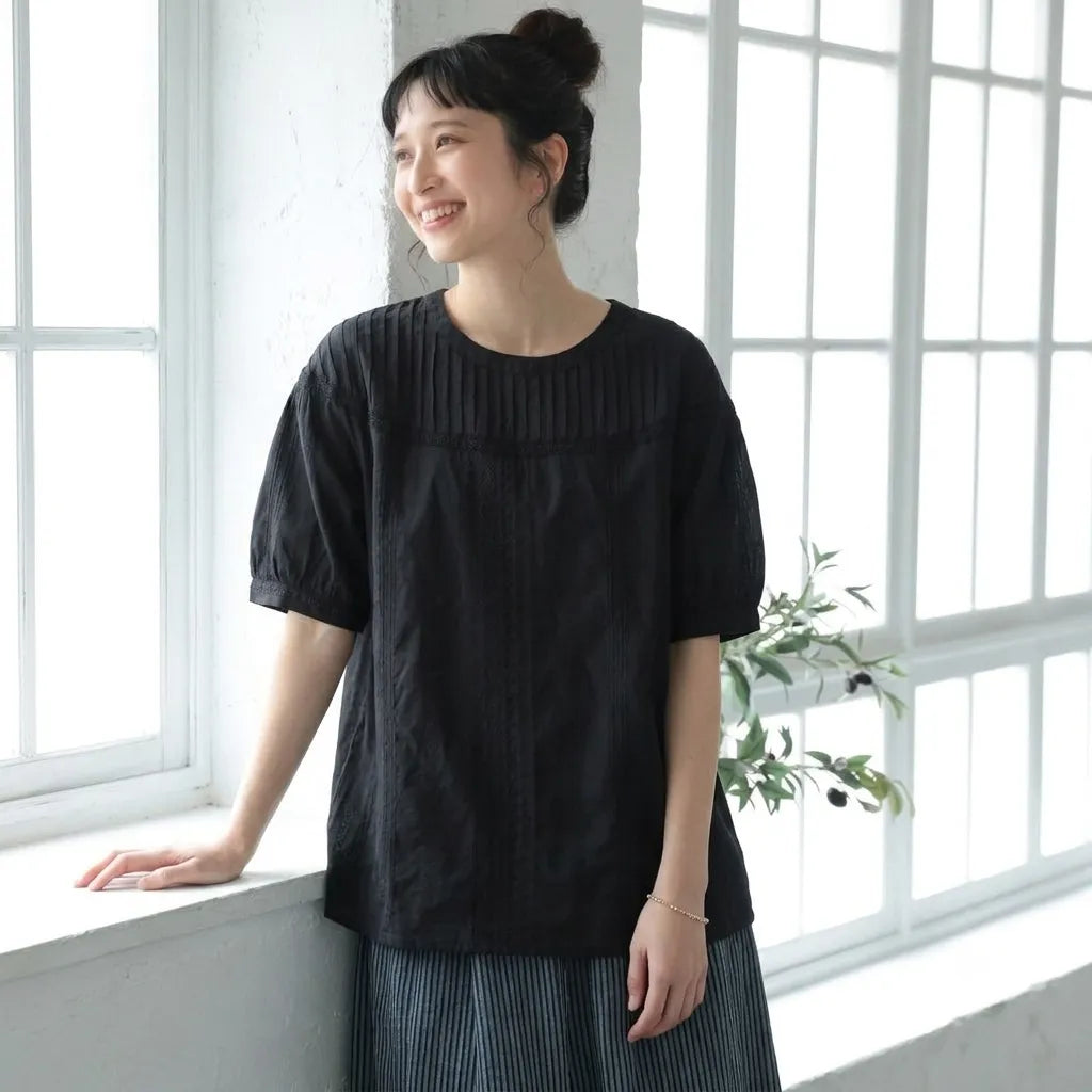 ヴィンテージ甘めデザイン前開きなし襟付きTシャツ